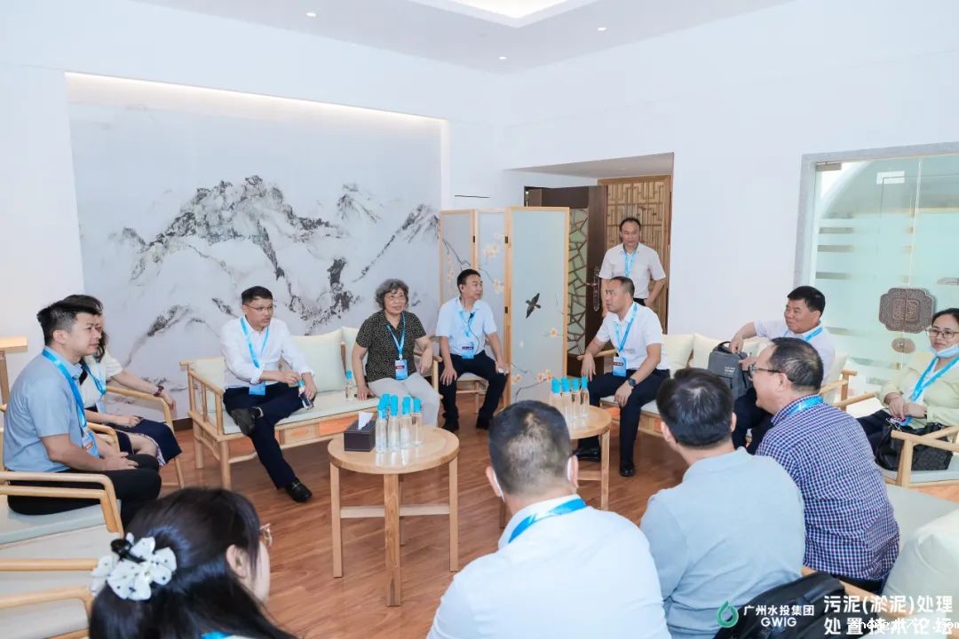 优米app赚钱董事长王国彬出席圆桌峰会